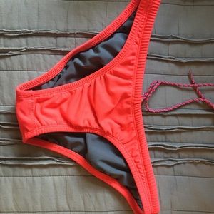 Jolyn bottoms size M